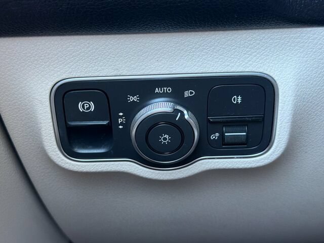 Certified 2023 Mercedes-Benz EQB 300 4MATIC w/ Exclusive Package image 34