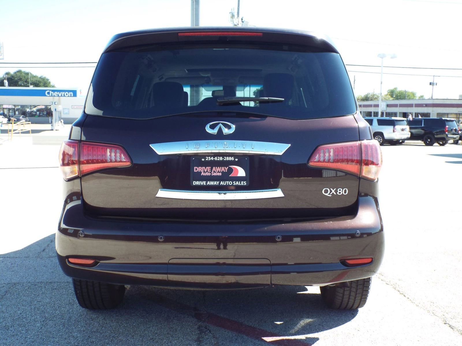 Used 2014 INFINITI QX80 4WD w/ Deluxe Touring Package image 6