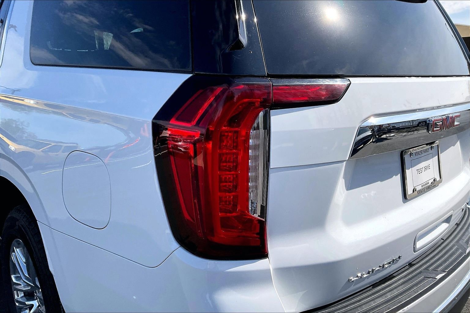 Used 2024 GMC Yukon XL SLT image 23