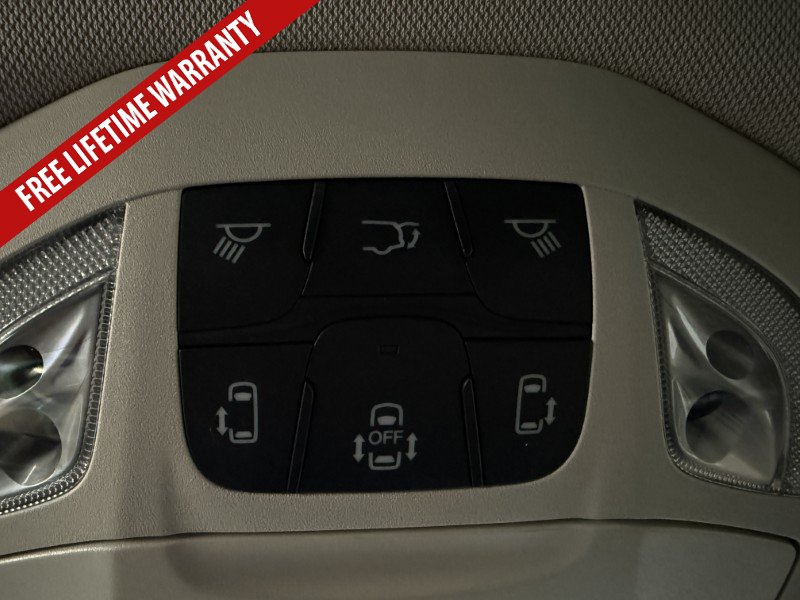 Used 2024 Chrysler Pacifica Limited FWD image 42