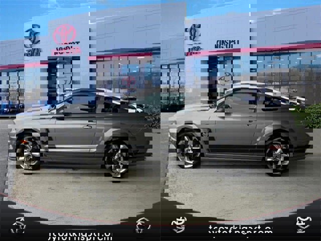 Used 2009 Ford Mustang GT Premium image 2