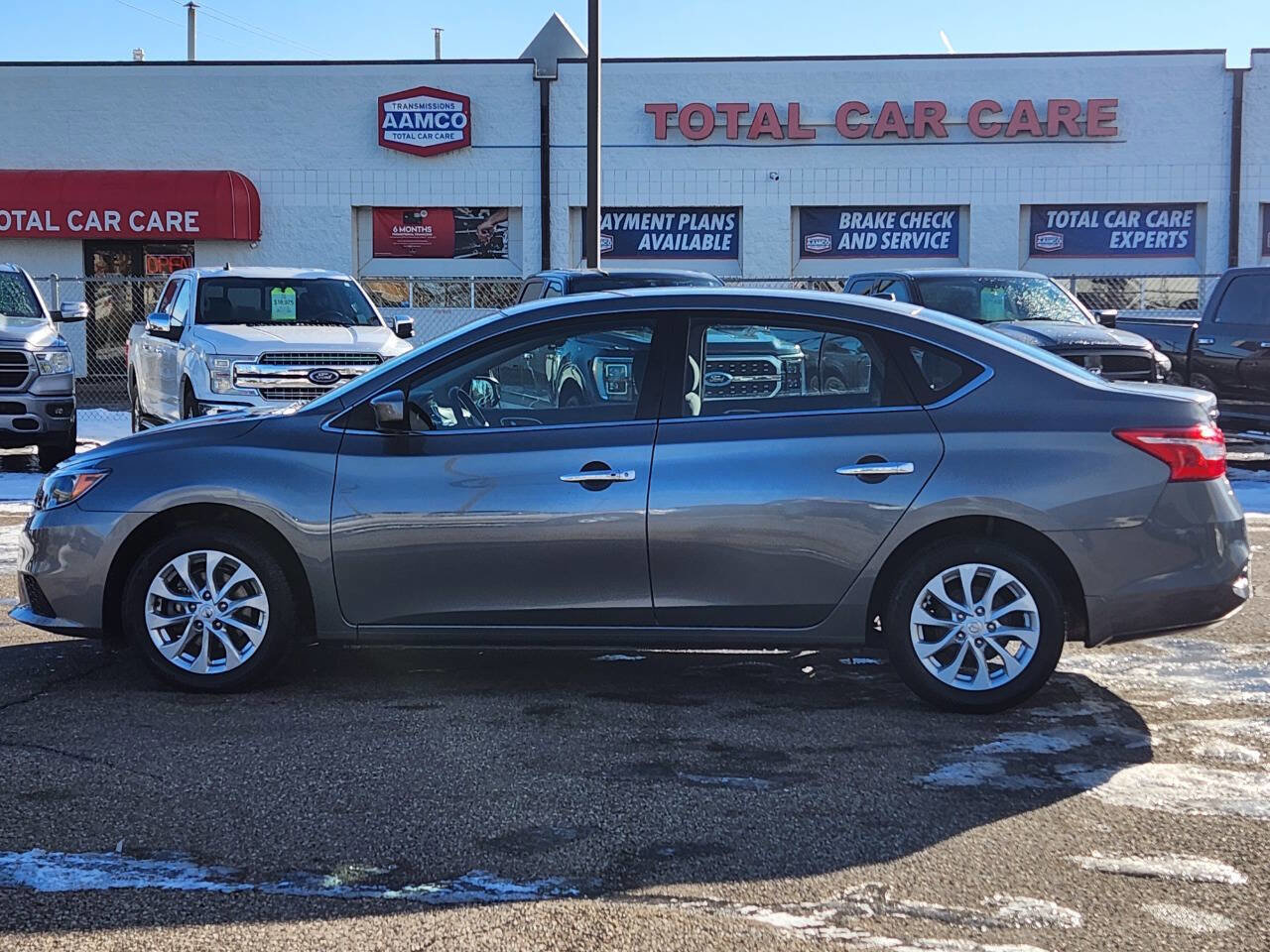Used 2019 Nissan Sentra SV image 2