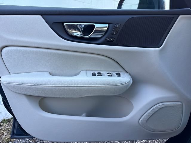 Used 2020 Volvo S60 T6 Momentum w/ Protection Package Premier image 22