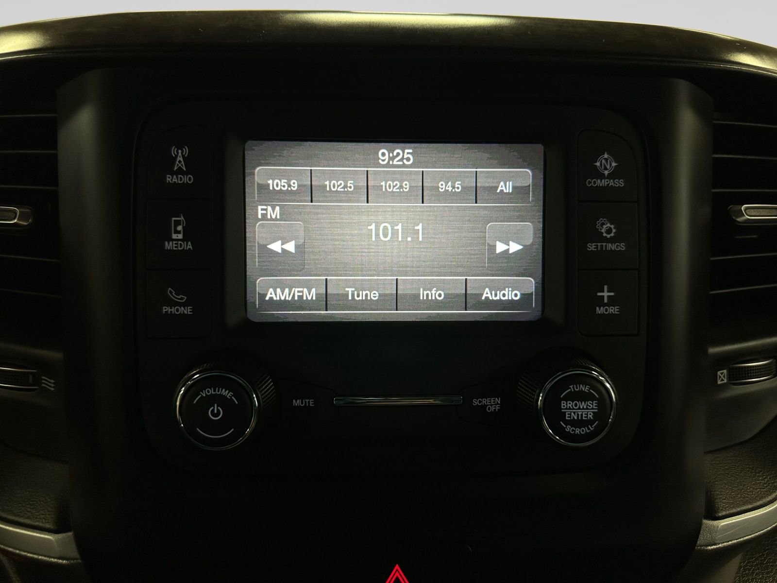 Used 2021 RAM 1500 Big Horn AWD/4WD image 19