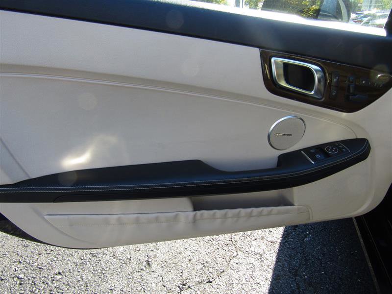 Used 2015 Mercedes-Benz SLK 250 image 9