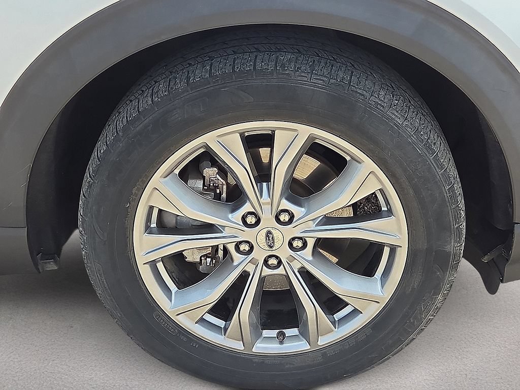Used 2020 Ford Explorer XLT w/ Equipment Group 202A RWD image 11