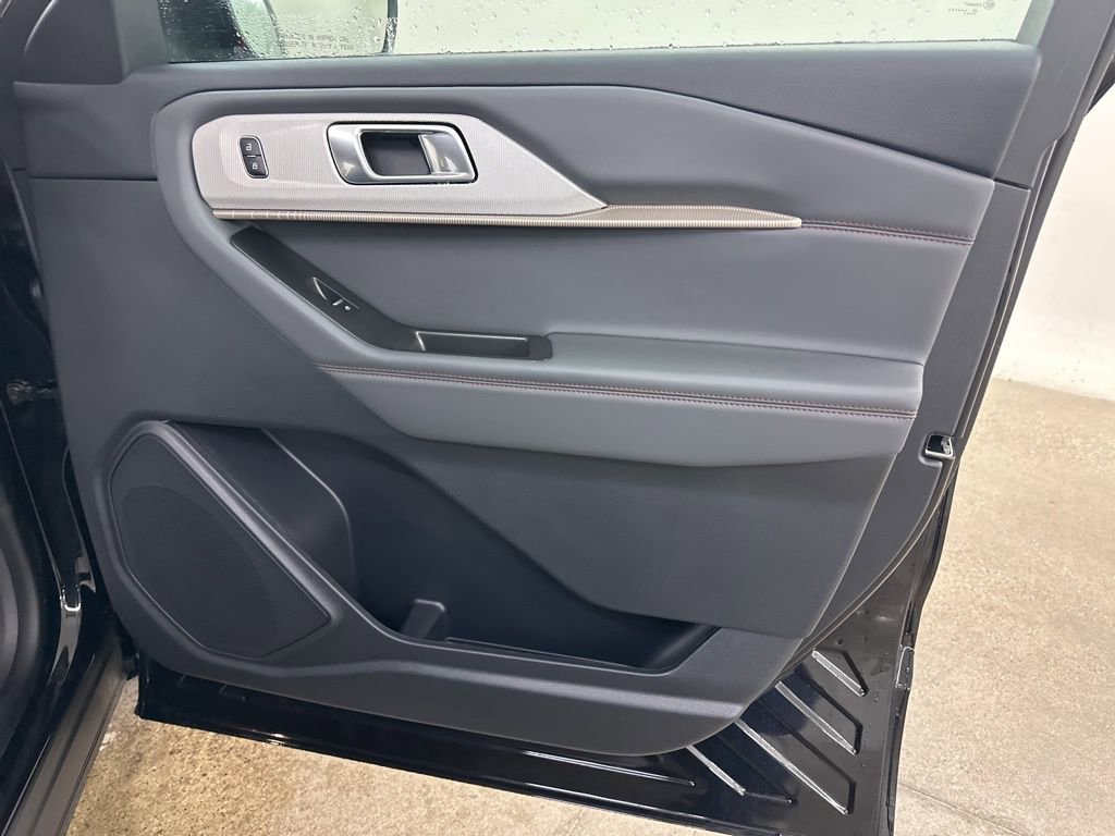 New 2026 Ford Explorer Active AWD/4WD image 18