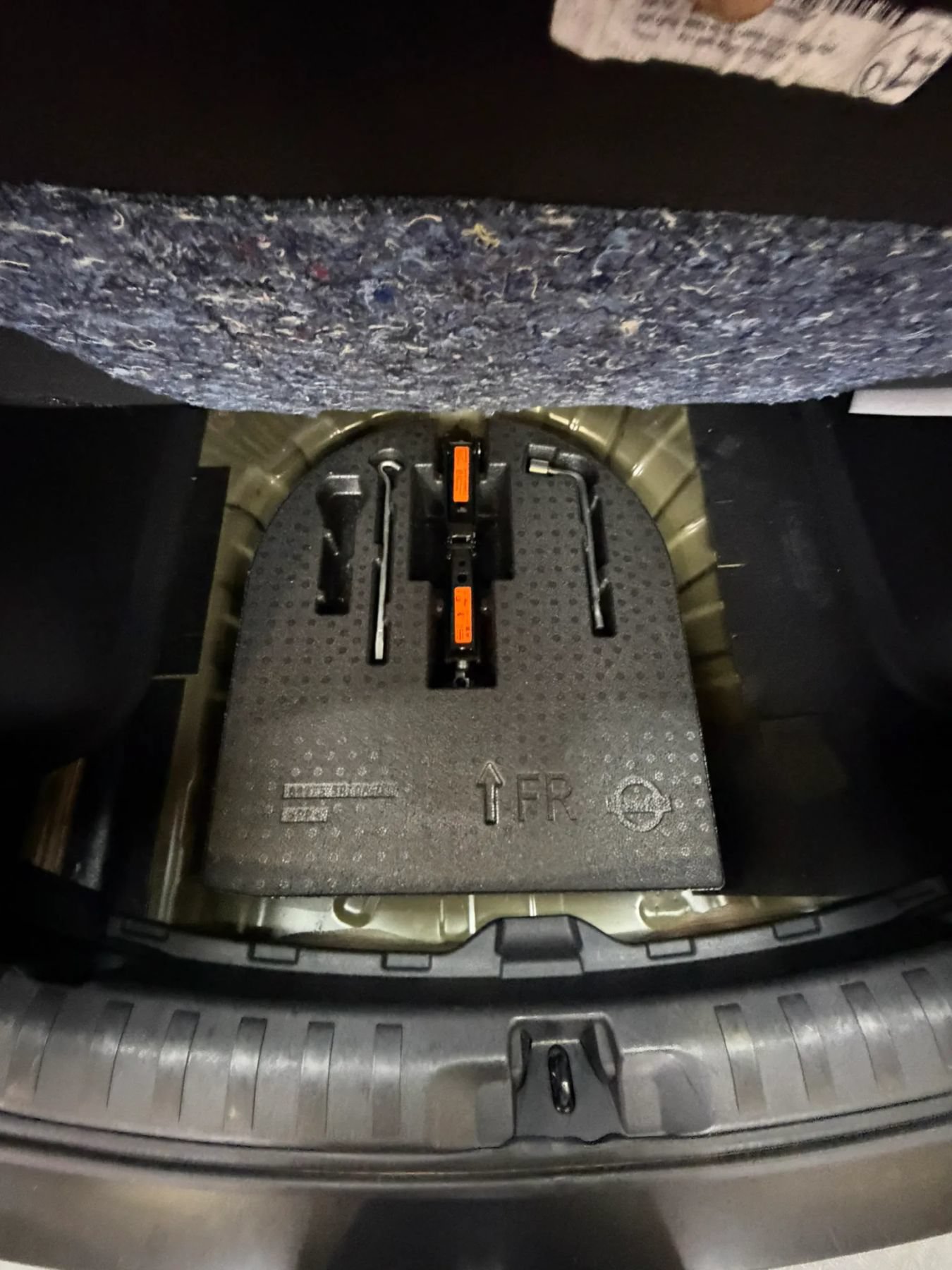 Used 2018 Nissan Kicks SV FWD image 26
