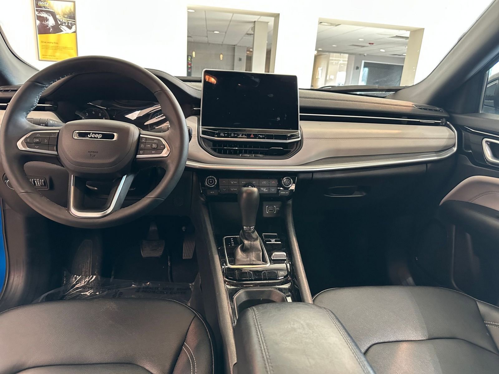 Used 2025 Jeep Compass Limited image 35