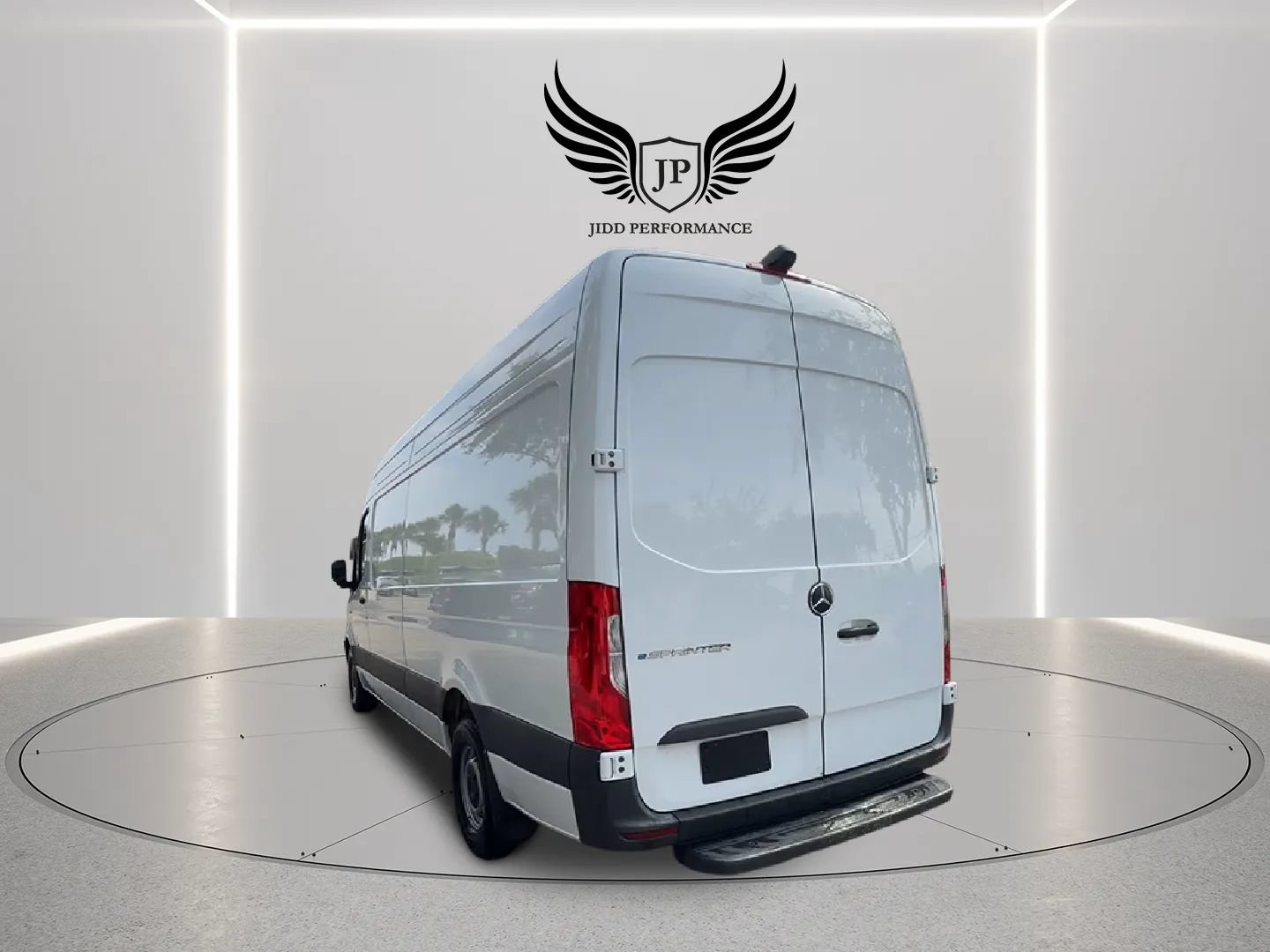Used 2024 Mercedes-Benz eSprinter 170 Cargo image 6
