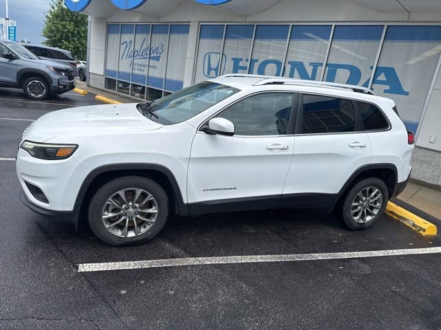 Used 2020 Jeep Cherokee Latitude Plus w/ Cold Weather Group FWD image 3