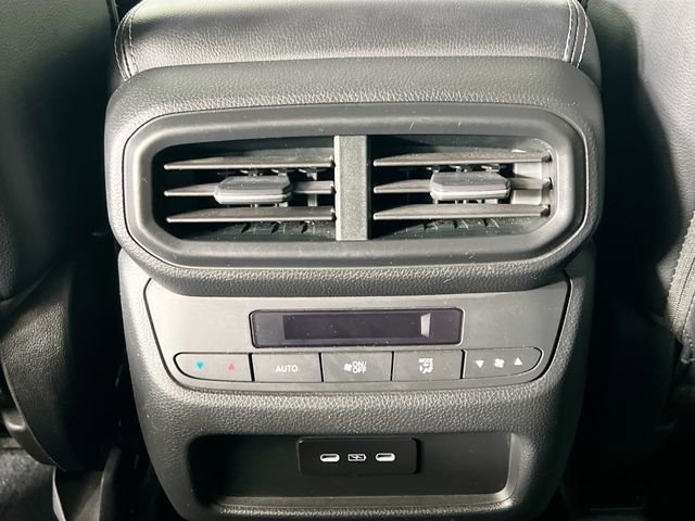 Used 2024 Honda Pilot Touring image 27