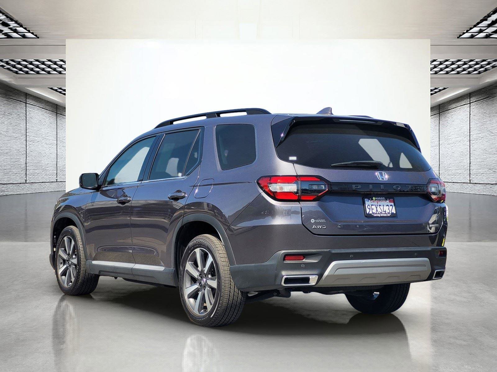 Used 2023 Honda Pilot Touring image 9