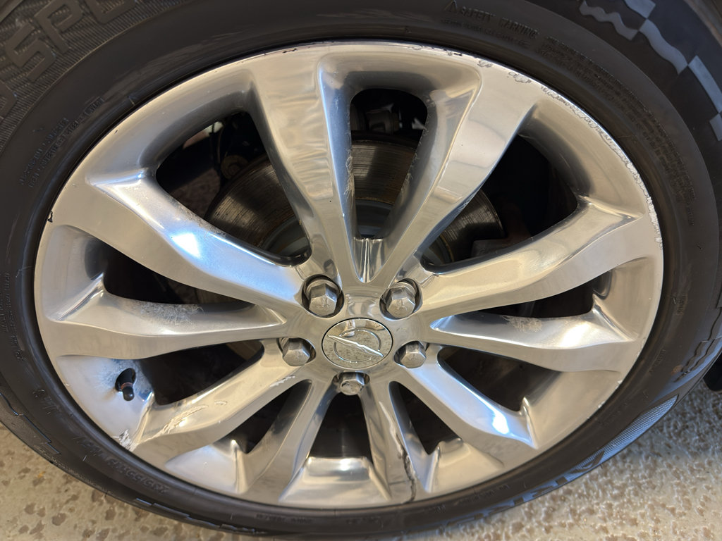 Used 2017 Chrysler 300 C AWD/4WD image 37
