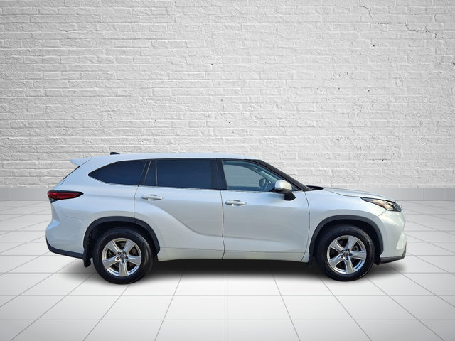 Used 2022 Toyota Highlander L AWD/4WD image 7