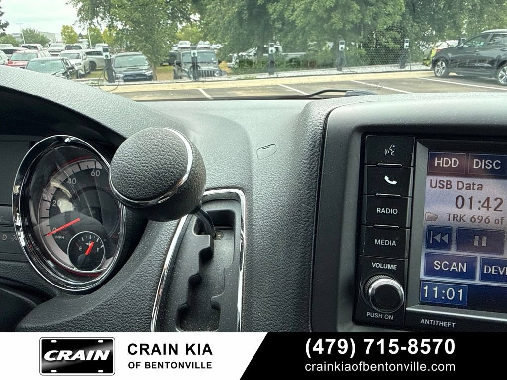 Used 2016 Dodge Grand Caravan SXT FWD image 23