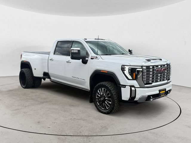 Used 2024 GMC Sierra 3500 Denali w/ Denali Reserve Package AWD/4WD image 4