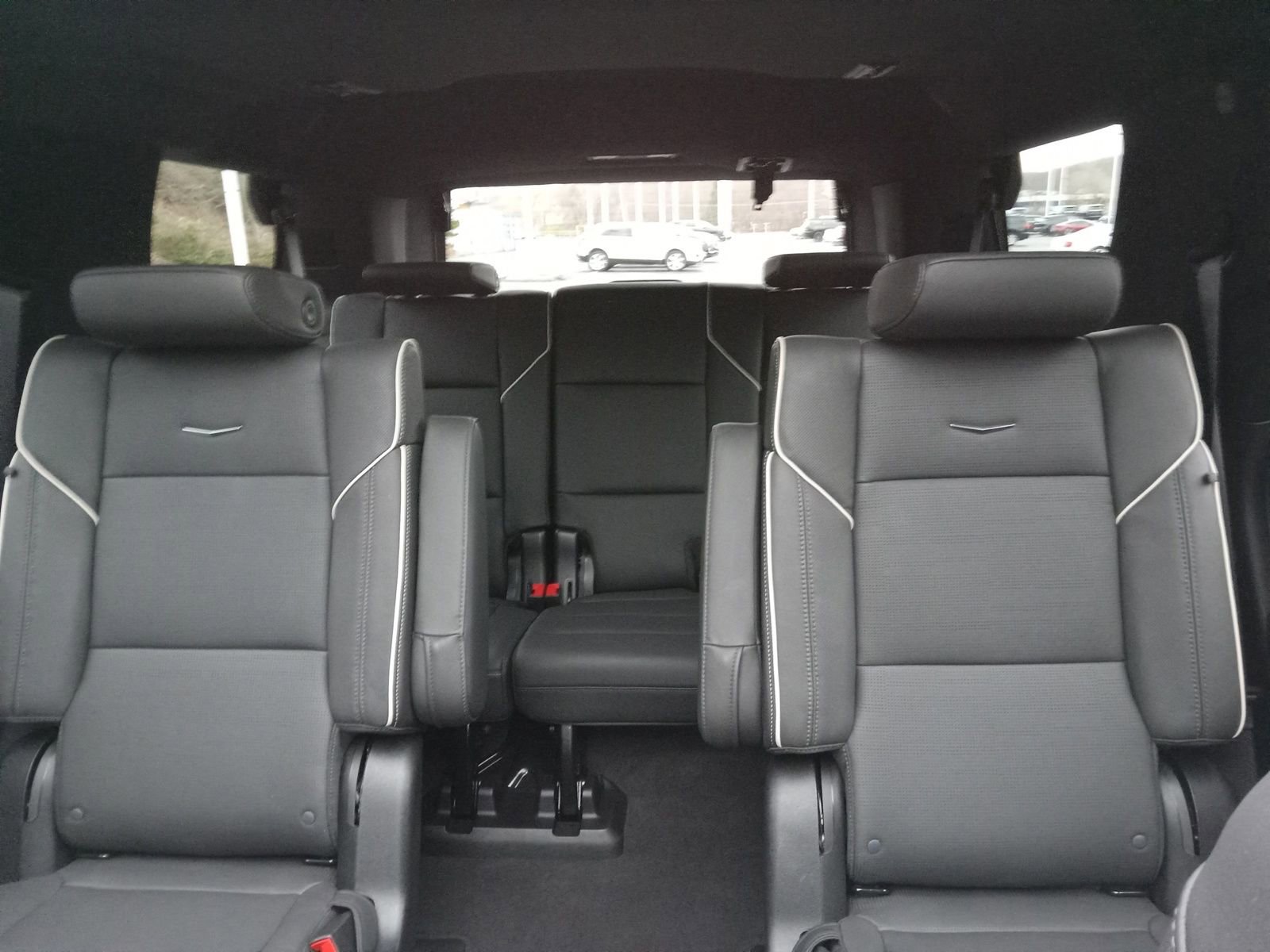 Used 2024 Cadillac Escalade Premium Luxury image 23