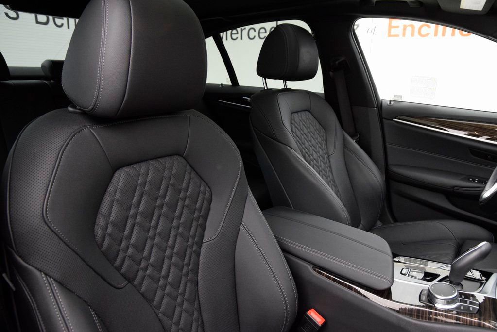 Used 2023 BMW 530i w/ Convenience Package image 17