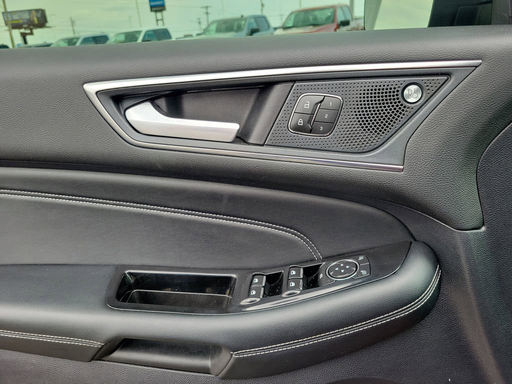 Certified 2020 Ford Edge Titanium image 19