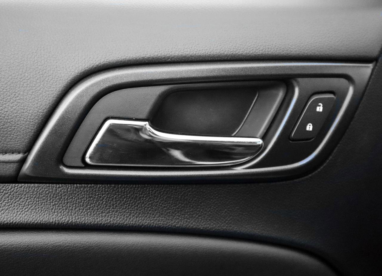 Used 2020 Chevrolet Suburban LT image 13