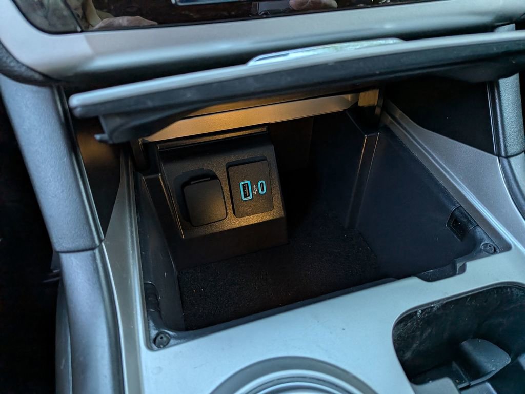 Used 2021 Ford Explorer XLT image 25