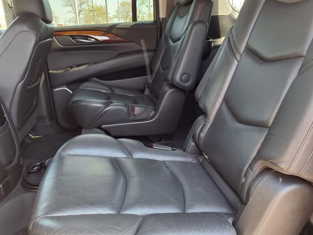 Used 2019 Cadillac Escalade ESV Luxury AWD/4WD image 7