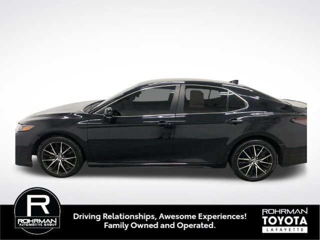Used 2023 Toyota Camry SE FWD image 3