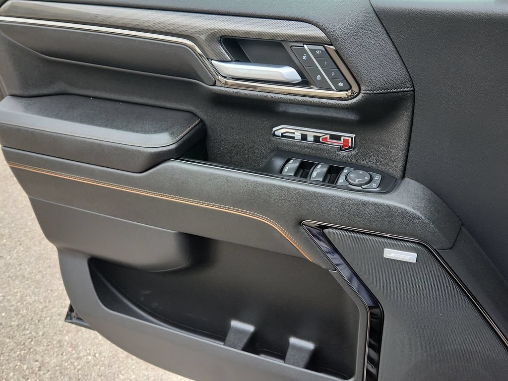 Used 2023 GMC Sierra 1500 AT4 w/ Technology Package AWD/4WD image 6