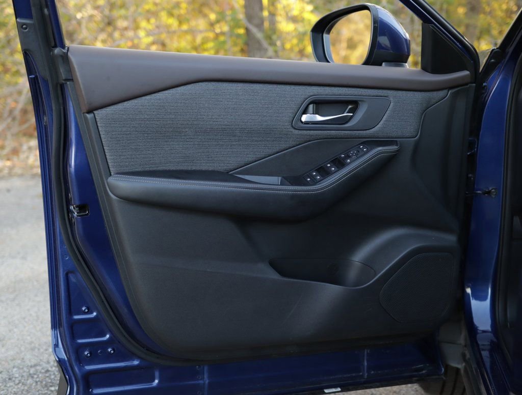 Used 2023 Nissan Rogue SV image 22