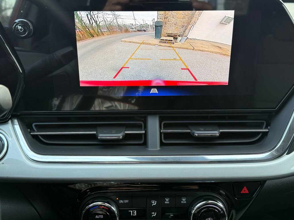 New 2026 Chevrolet Trax LT w/ Sunroof Package image 18