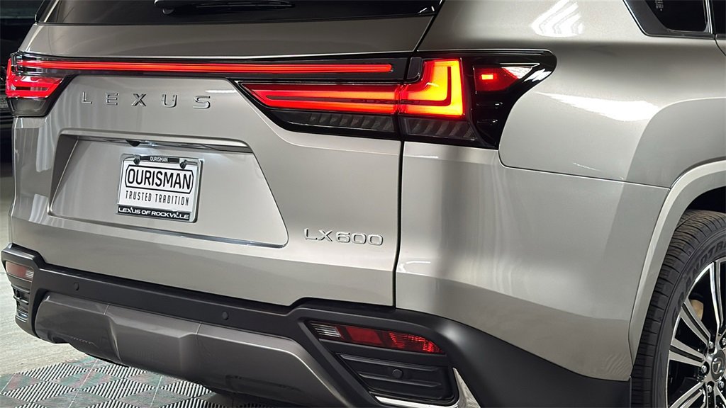 New 2025 Lexus LX 600 4WD w/ Luxury Package image 8