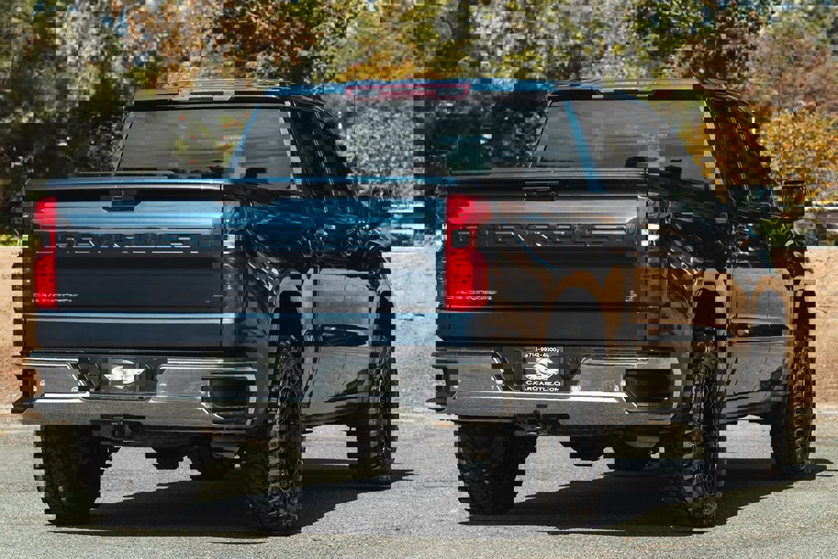 Used 2020 Chevrolet Silverado 1500 LT w/ All-Star Edition image 11