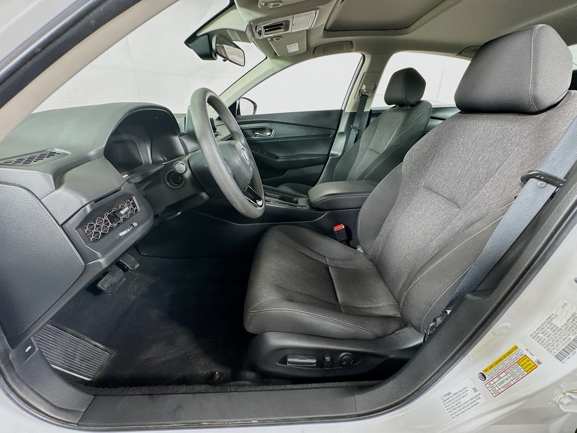 Used 2023 Honda Accord EX image 11