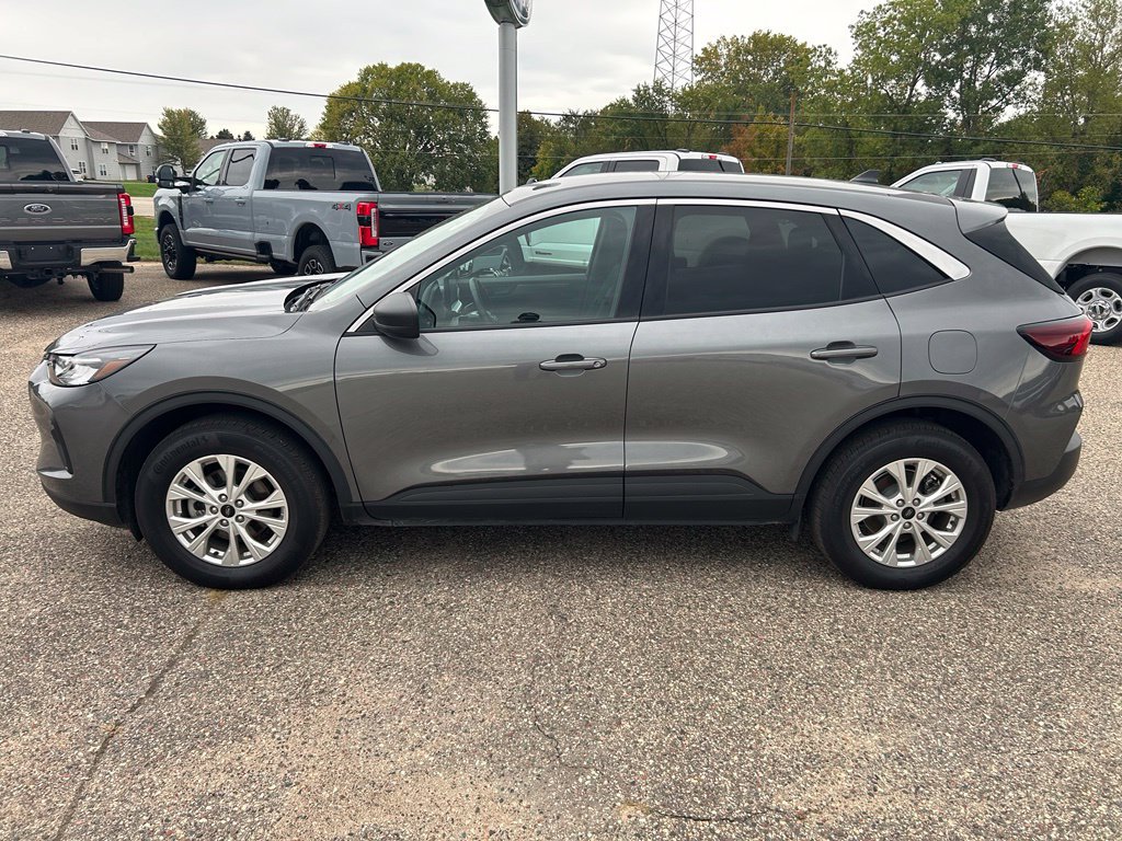 Used 2024 Ford Escape Active w/ Tech Pack #1 AWD/4WD image 4
