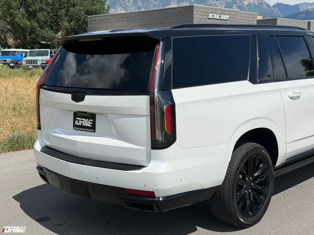 Used 2023 Cadillac Escalade ESV Sport Platinum w/ LPO, Floor Liner Package AWD/4WD image 10