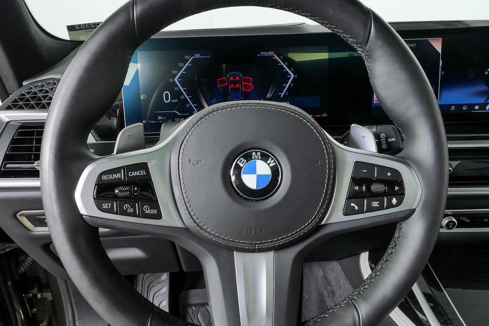 Used 2025 BMW X7 xDrive40i w/ M Sport Package AWD/4WD image 9