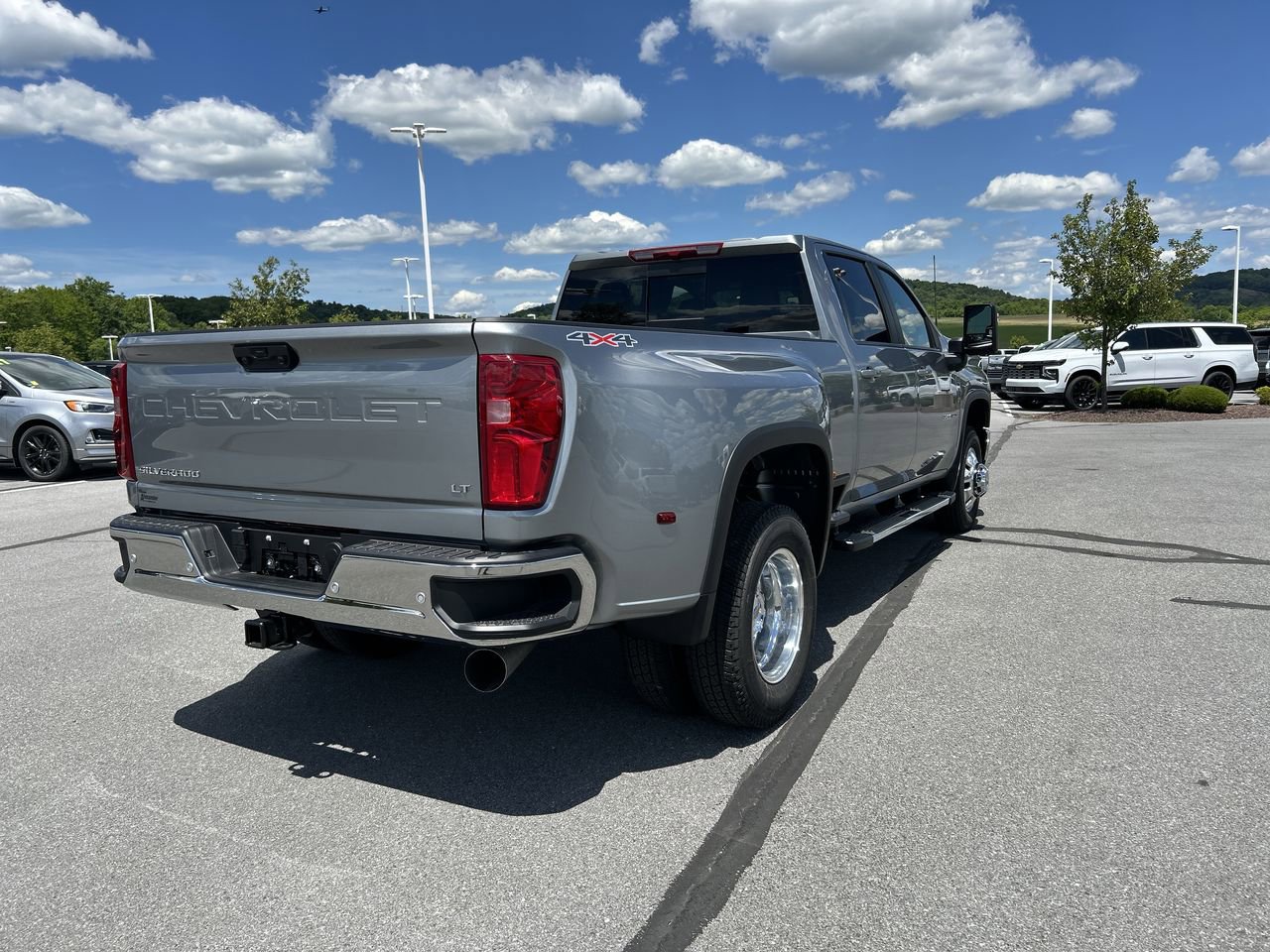 New 2026 Chevrolet Silverado 3500 LT w/ All Star Edition AWD/4WD image 7