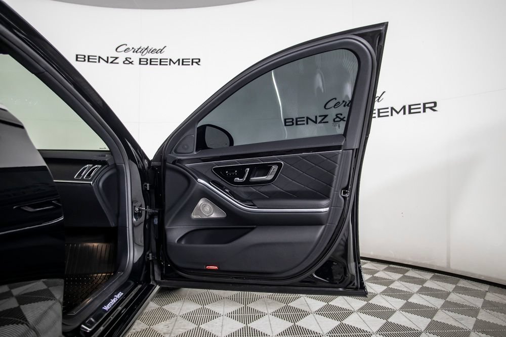 Used 2025 Mercedes-Benz S 580 4MATIC Sedan image 19