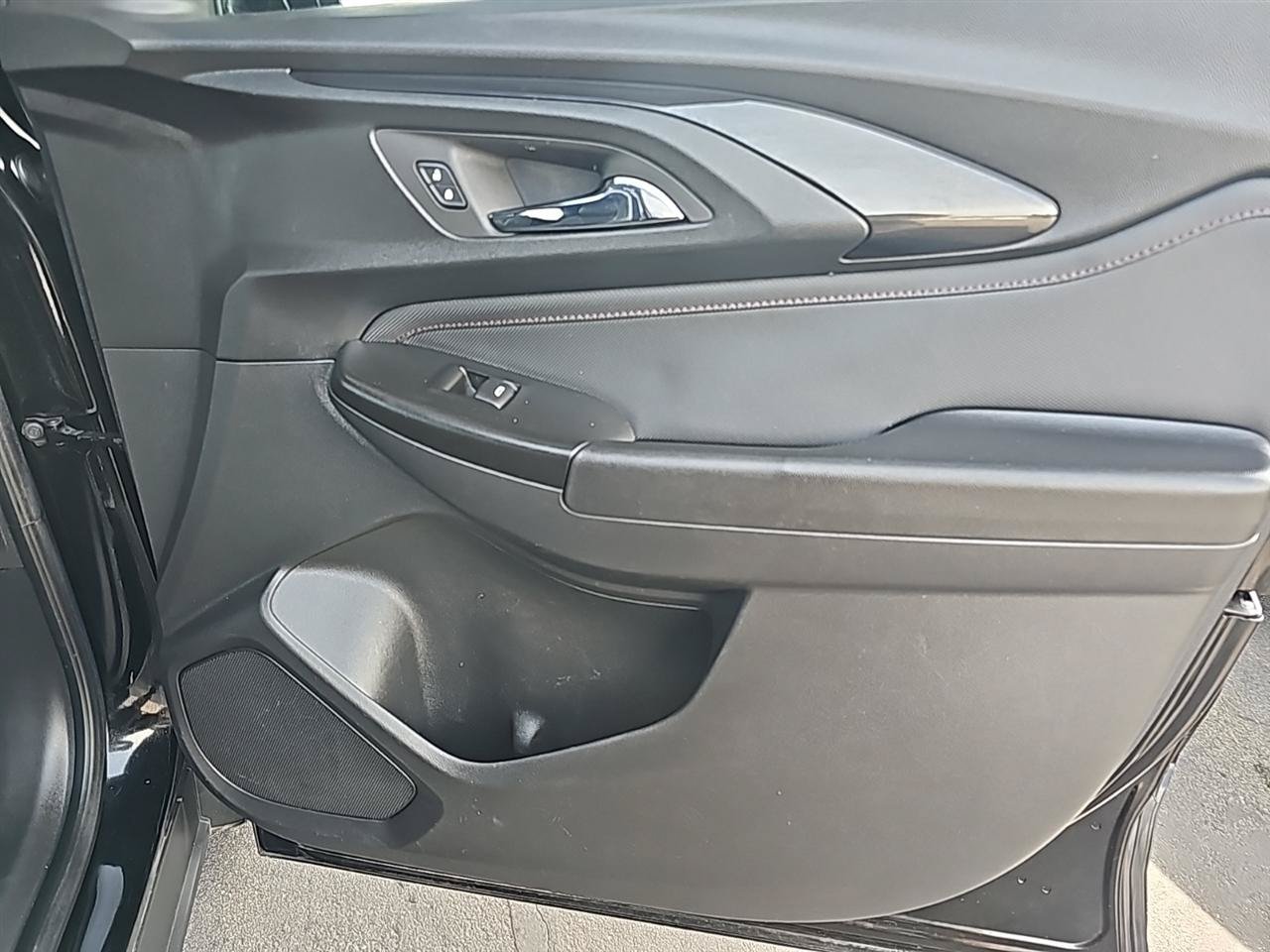 Used 2022 Chevrolet TrailBlazer RS FWD image 13