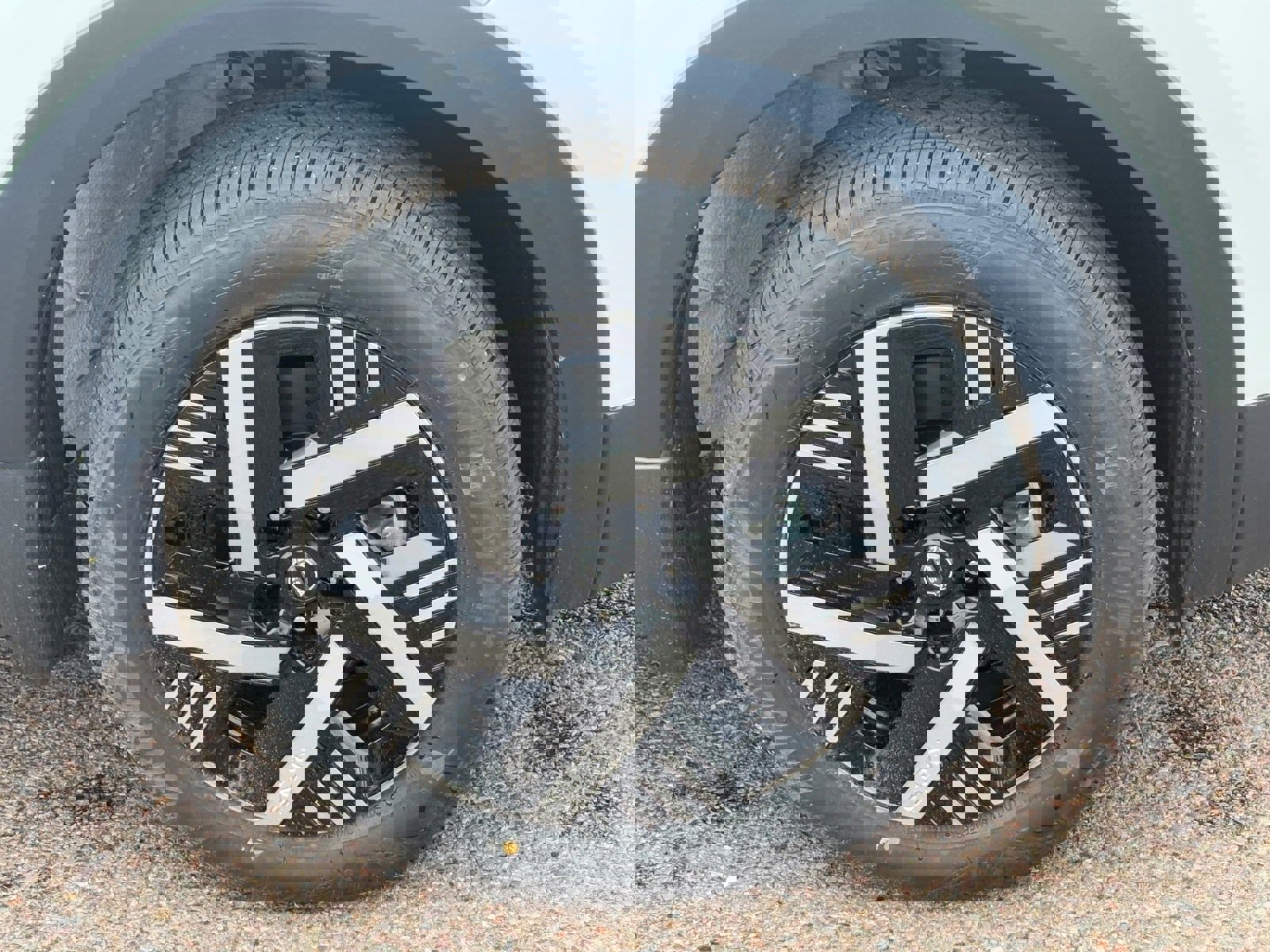 New 2026 Nissan Kicks SV image 10