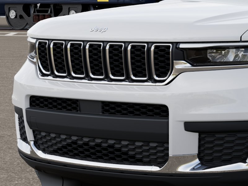 New 2027 Jeep Grand Cherokee L Laredo RWD image 11