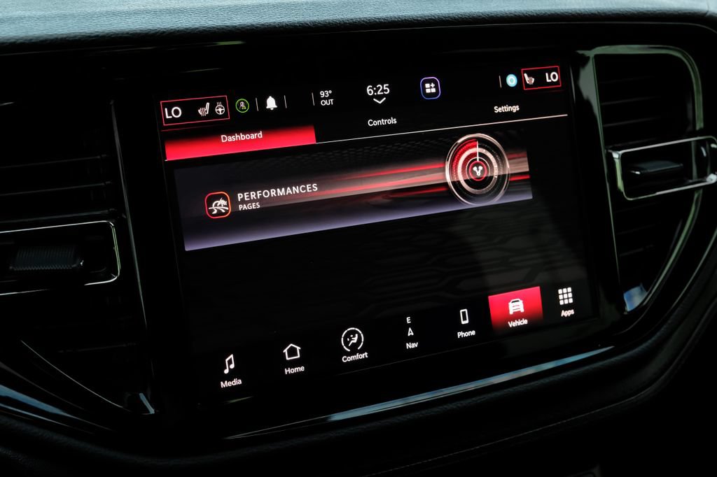 Used 2021 Dodge Durango R/T w/ Technology Group AWD/4WD image 28