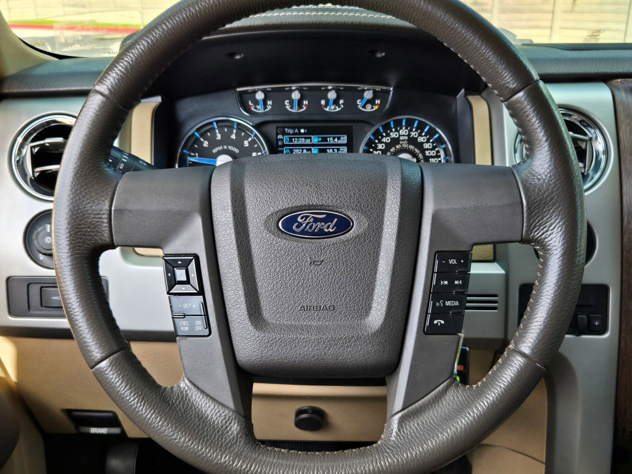 Used 2014 Ford F150 Lariat w/ Equipment Group 501A Mid RWD image 19
