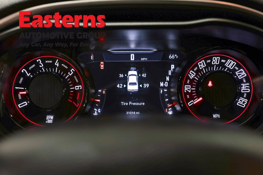 Used 2022 Dodge Challenger SXT w/ Driver Convenience Group RWD image 18