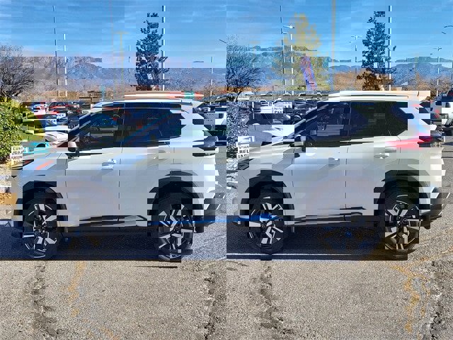 Used 2022 Nissan Rogue SL image 7