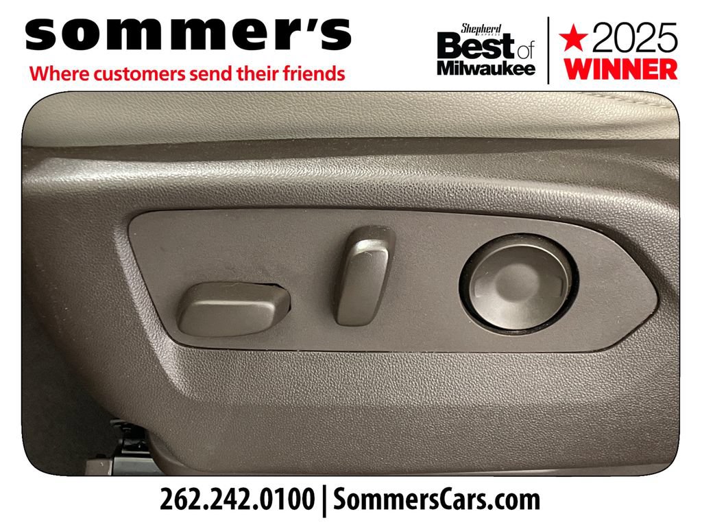 Used 2022 Chevrolet Suburban LT w/ LT Signature Plus Package AWD/4WD image 10