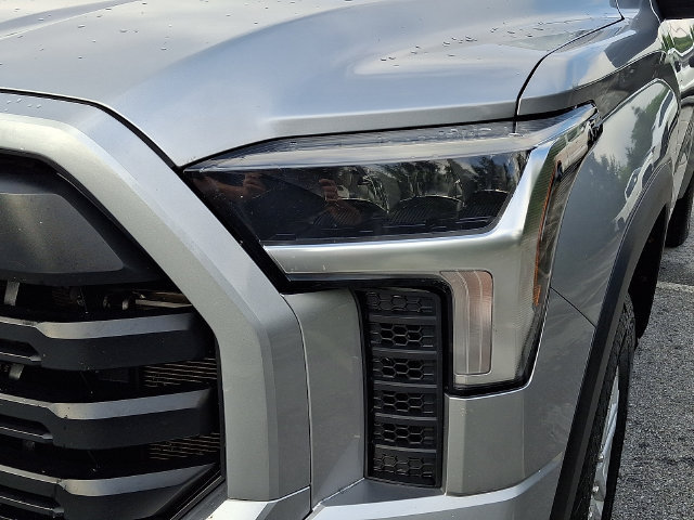Certified 2022 Toyota Tundra SR5 AWD/4WD image 9