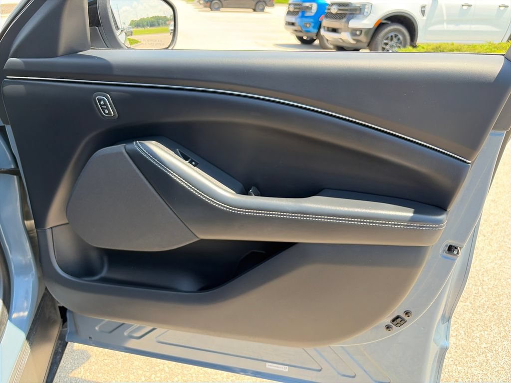 Used 2023 Ford Mustang Mach-E Select AWD/4WD image 9