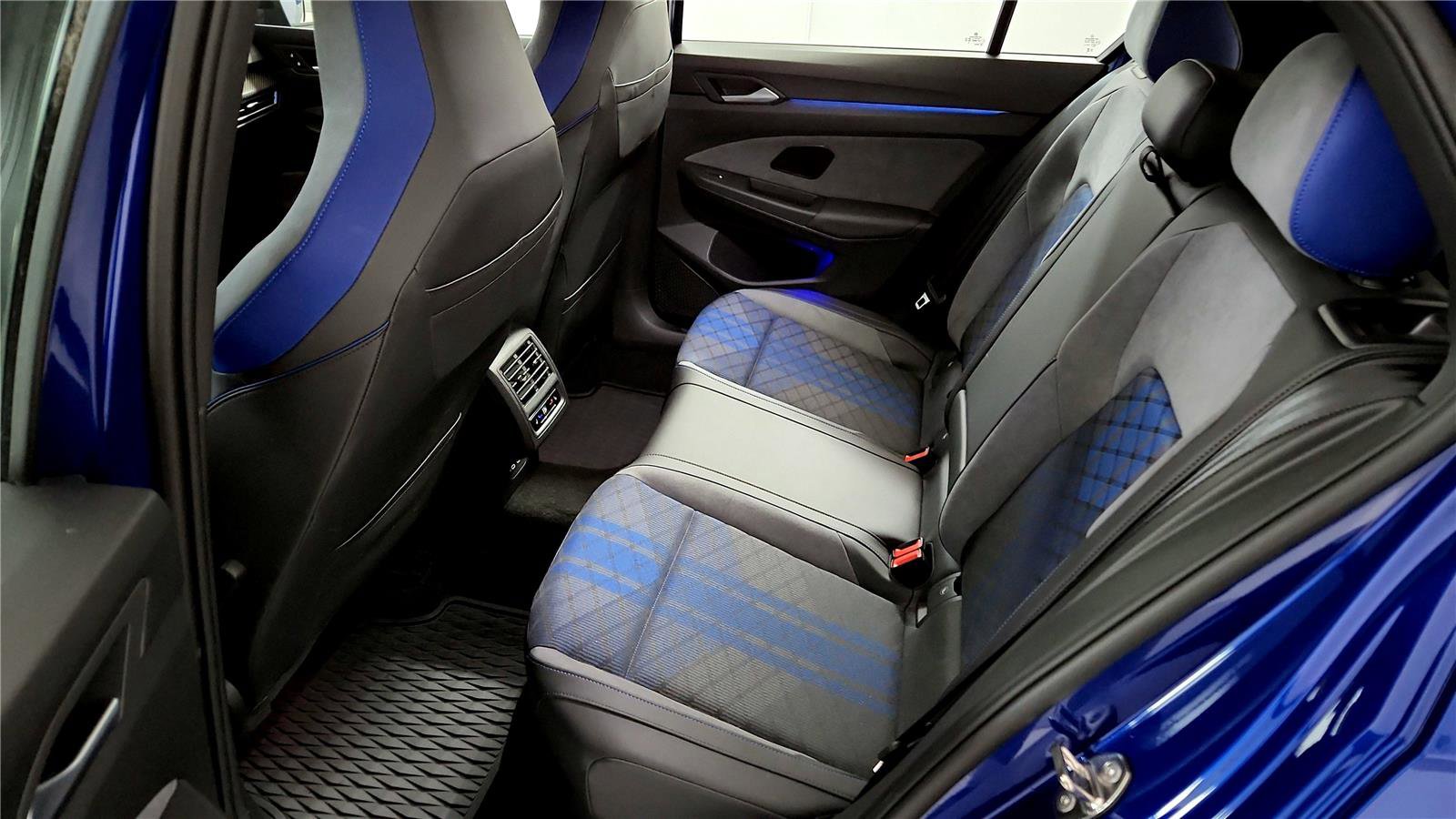 Used 2025 Volkswagen Golf R Black Edition image 25